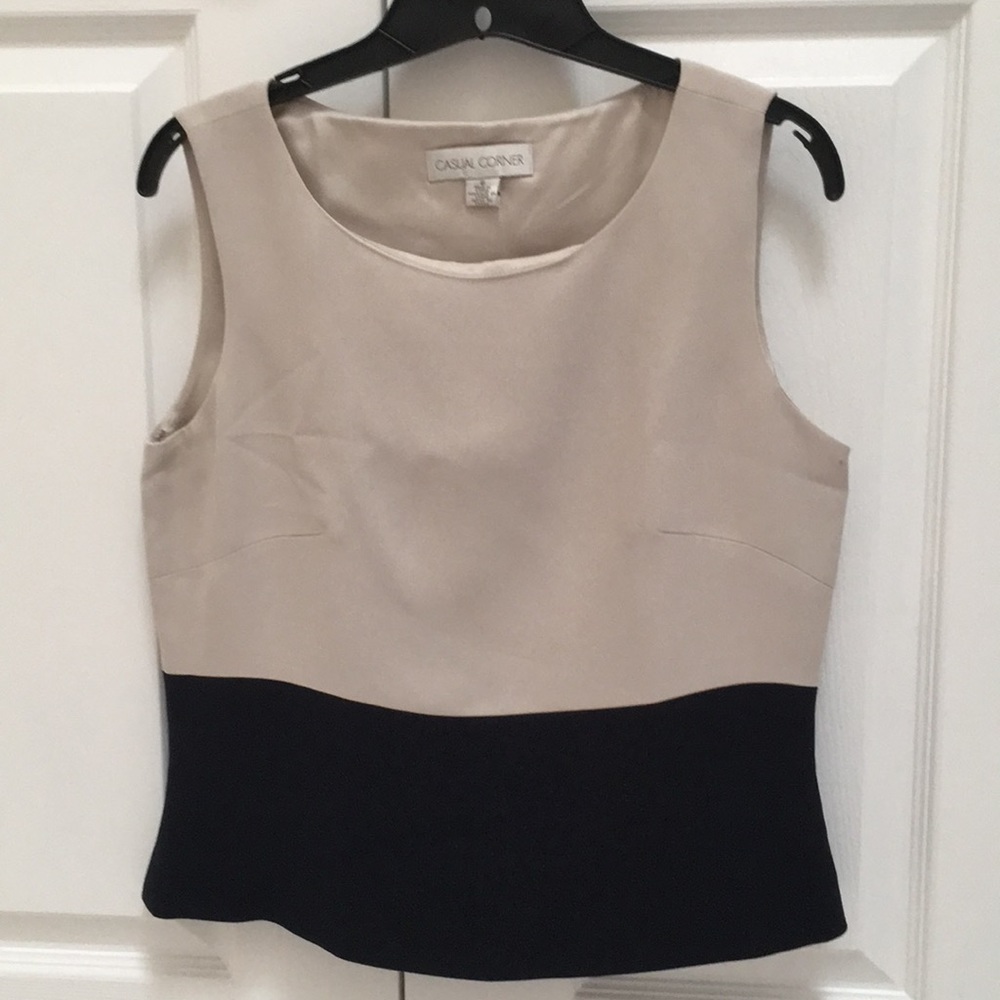 Casual corner top